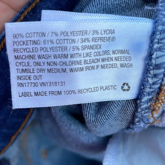 Universal Thread jeans - 2 pairs - Picture 7 of 10